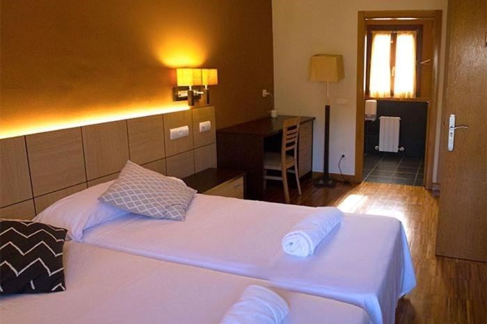Hotel Valle De Turtzioz Buitenkant foto