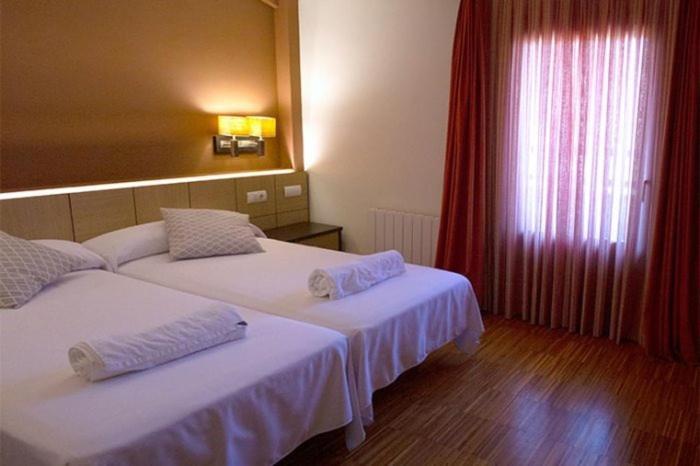 Hotel Valle De Turtzioz Buitenkant foto
